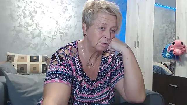 RosesandLillies online show from November 2025 06:29:02 PM