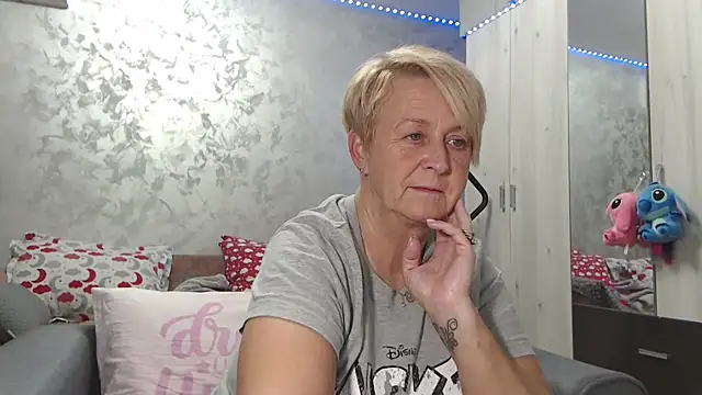 RosesandLillies online show from April 2026 04:00:02 PM