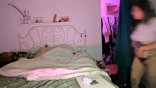 Snapshot of Rosiee69_ chatting on September 2025 11:10:01 PM Rosiee69  online show from September 2025 11:10:01 PM