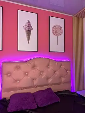 Emily-teen online show from February 2025 04:32:01 PM