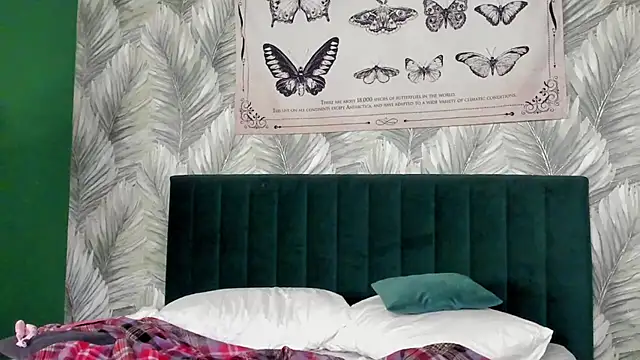 boozekirs  online show from November 2025 02:09:01 AM