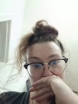 HTXBELLE online show from November 2025 04:33:02 AM