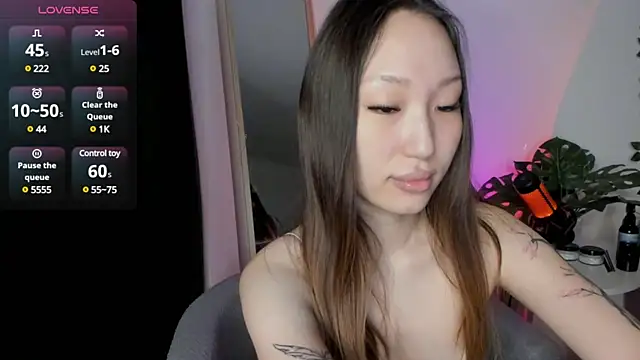 Christine Carlson online show from March 2025 08:44:02 PM