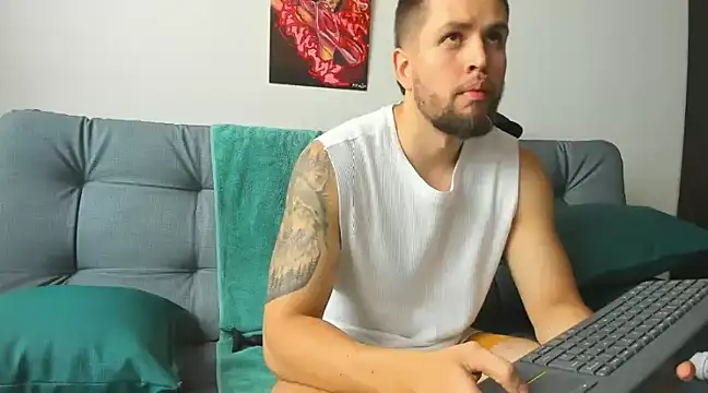 Snapshot of bastianwatson10 chatting on March 2025 04:02:02 PM bastianwatson10 online show from March 2025 04:02:02 PM