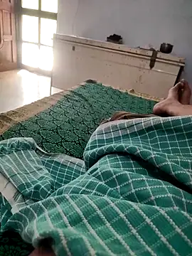 Snapshot of indian_couple4 chatting on May 2026 04:50:01 AM indian couple4 online show from May 2026 04:50:01 AM