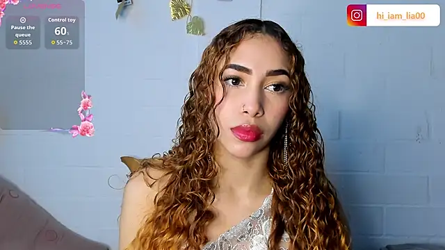 LiaHansson online show from November 2025 06:18:01 PM