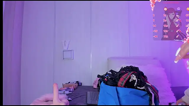 sasha riverss online show from October 2025 07:40:01 PM