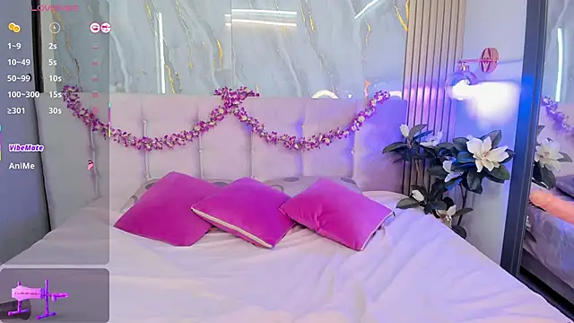 SalomeeHills online show from March 2026 05:06:01 PM