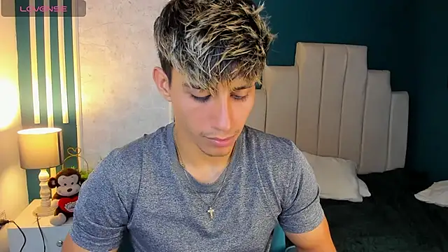 Allex Cano online show from March 2025 03:29:01 AM