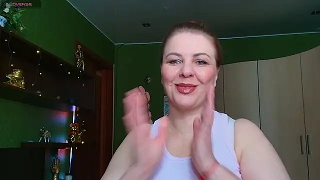 Snapshot of VeronikawGold chatting on July 2026 07:12:01 AM VeronikawGold online show from July 2026 07:12:01 AM