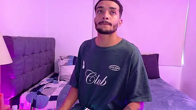 Snapshot of eross_chipre_ chatting on February 2026 10:28:01 PM eross chipre online show from February 2026 10:28:01 PM