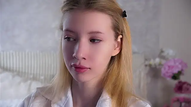 SunnivaCovil online show from April 2026 03:14:02 PM