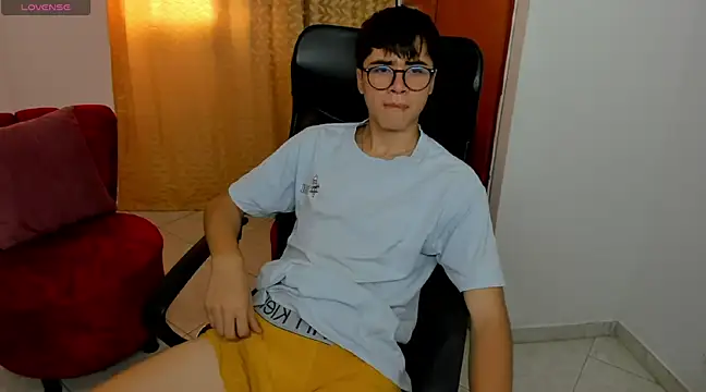 Snapshot of liam_orion chatting on February 2025 06:54:02 PM liam orion online show from February 2025 06:54:02 PM