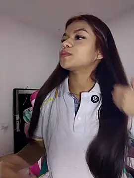 Snapshot of sophia_ramirez12 chatting on May 2026 09:13:01 PM sophia ramirez12 online show from May 2026 09:13:01 PM