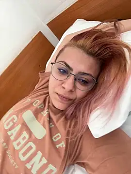 Snapshot of KittieHallo chatting on February 2025 11:01:02 AM KittieHallo online show from February 2025 11:01:02 AM