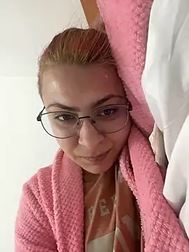 Snapshot of KittieHallo chatting on February 2025 04:51:01 PM KittieHallo online show from February 2025 04:51:01 PM