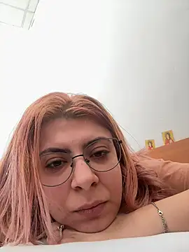 Snapshot of KittieHallo chatting on February 2025 08:28:02 AM KittieHallo online show from February 2025 08:28:02 AM