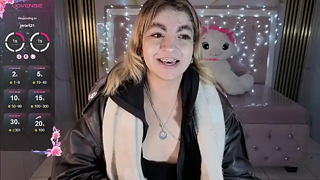 lili conor s online show from November 2025 03:34:01 AM