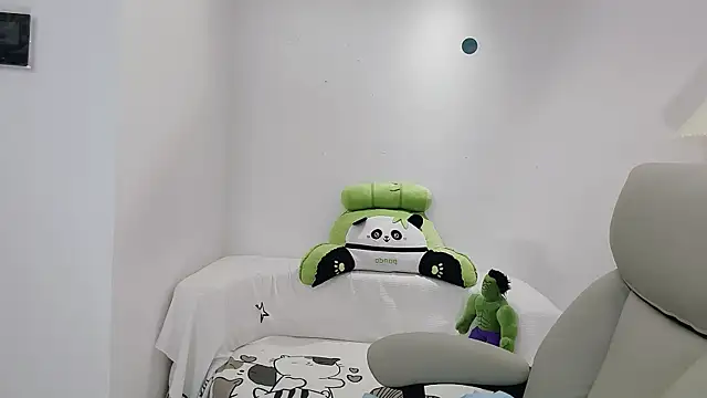 Dazzlebean online show from April 2026 03:17:02 PM