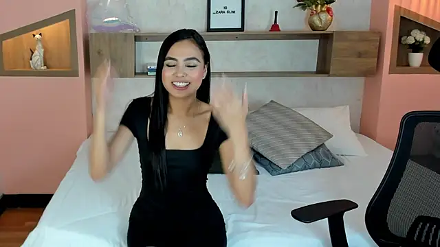 Lucia Brown  online show from February 2025 12:31:01 PM