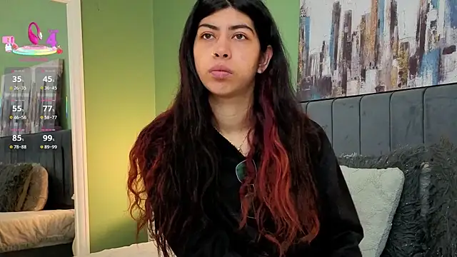 Snapshot of Cassie_bloom chatting on May 2026 03:12:01 AM Cassie bloom online show from May 2026 03:12:01 AM