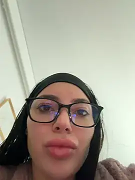 Mia Splash online show from January 2026 11:25:01 AM