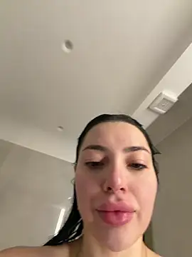 Mia Splash online show from February 2026 07:57:02 AM