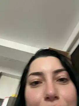 Snapshot of Mia_Splash chatting on April 2026 06:05:01 AM Mia Splash online show from April 2026 06:05:01 AM
