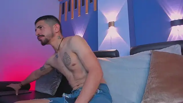 AlejandroStormm online show from October 2025 07:26:02 PM