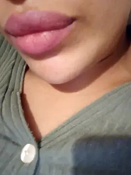 Snapshot of Sexlove1xo chatting on October 2025 08:40:01 PM Sexlove1xo online show from October 2025 08:40:01 PM