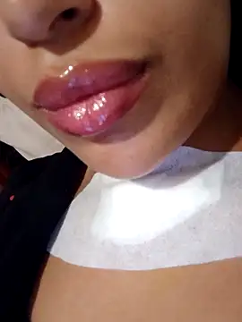 Snapshot of Sexlove1xo chatting on October 2025 12:29:01 AM Sexlove1xo online show from October 2025 12:29:01 AM