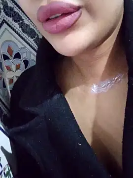 Sexlove1xo online show from November 2025 05:46:02 PM