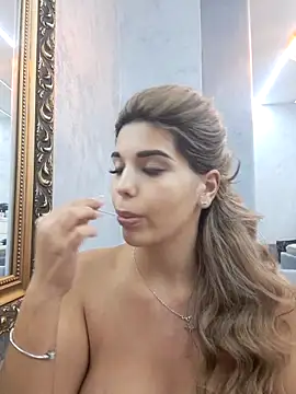 Bella Posh online show from November 2025 05:53:02 AM