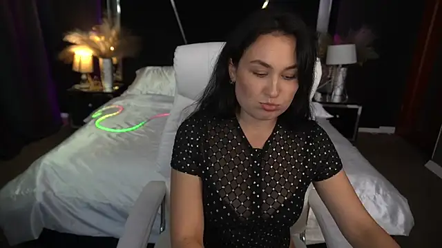 LilyFoxyy online show from November 2025 01:54:02 PM