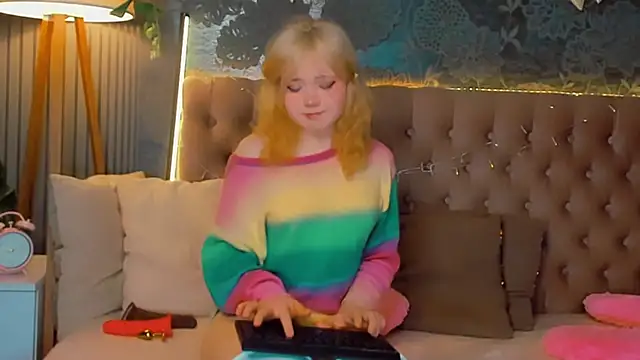 EmilyAngells online show from March 2026 06:50:01 AM