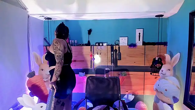 ChloeAllennn online show from April 2026 12:50:01 PM