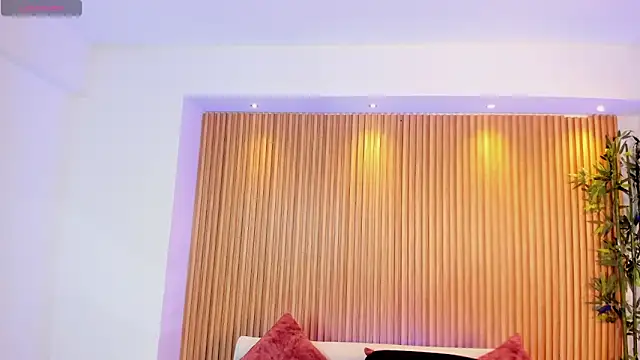 Ivaannaa  online show from February 2026 12:43:02 PM