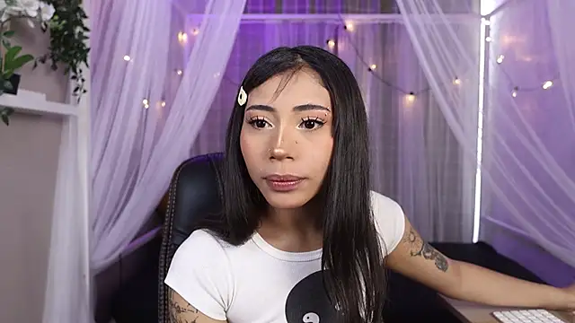 Snapshot of nanii_velvett chatting on October 2025 12:50:01 PM nanii velvett online show from October 2025 12:50:01 PM