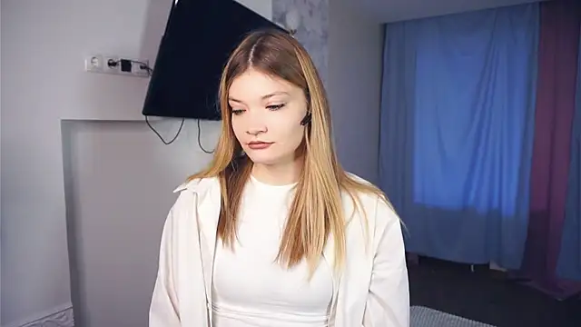 AnnisAtlee online show from October 2025 06:35:02 AM