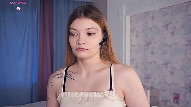 AnnisAtlee online show from October 2025 06:25:01 AM