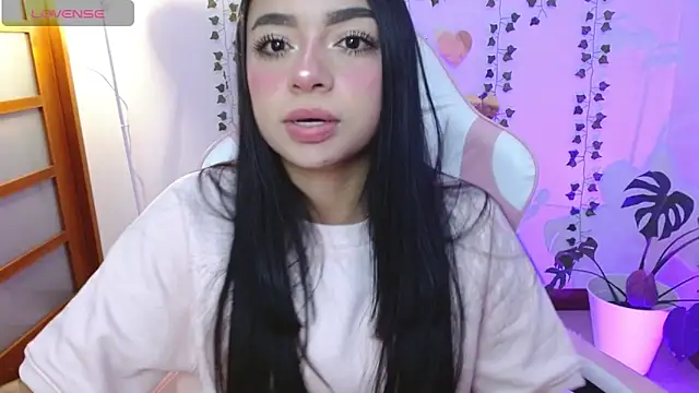 Snapshot of hellokitty__valery chatting on June 2026 04:06:01 AM hellokitty valery online show from June 2026 04:06:01 AM