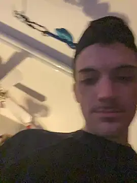 Polaroid White online show from November 2025 01:11:02 PM