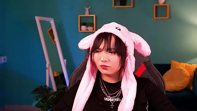 Snapshot of HanaWise chatting on March 2025 11:28:01 AM HanaWise online show from March 2025 11:28:01 AM