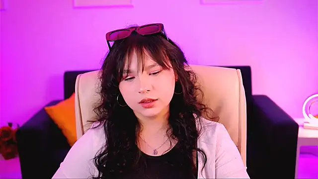 Snapshot of HanaWise chatting on March 2025 07:32:01 AM HanaWise online show from March 2025 07:32:01 AM