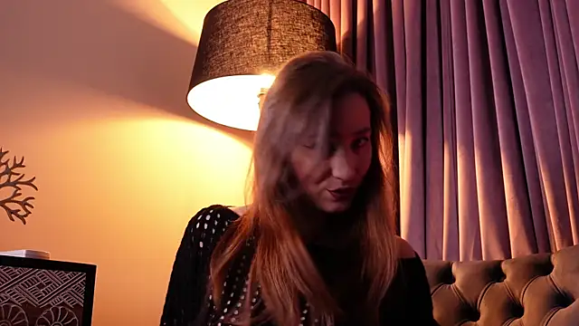 IsoldeBlis online show from October 2025 08:33:01 PM