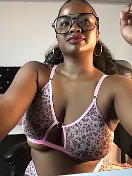 Snapshot of ValerieBlakee chatting on May 2026 04:35:02 PM ValerieBlakee online show from May 2026 04:35:02 PM