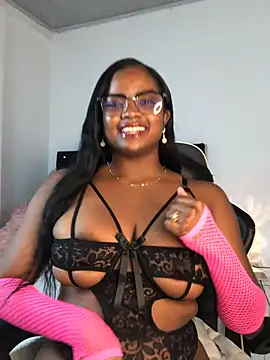 Snapshot of ValerieBlakee chatting on May 2026 02:10:01 PM ValerieBlakee online show from May 2026 02:10:01 PM
