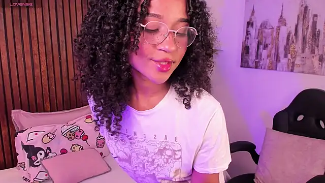 Layla Clarke online show from September 2025 07:49:01 PM