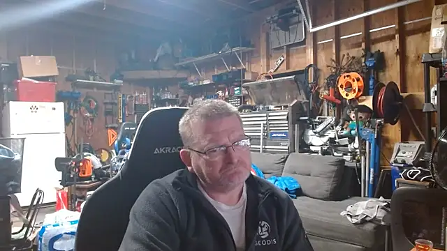 Randomoldguy615 online show from February 2026 06:47:02 AM