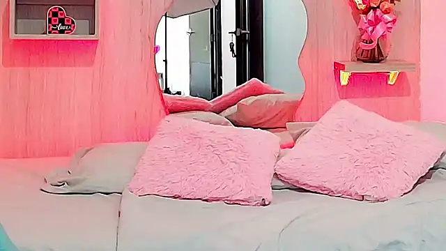 ZaraRousse online show from December 2025 02:50:02 AM